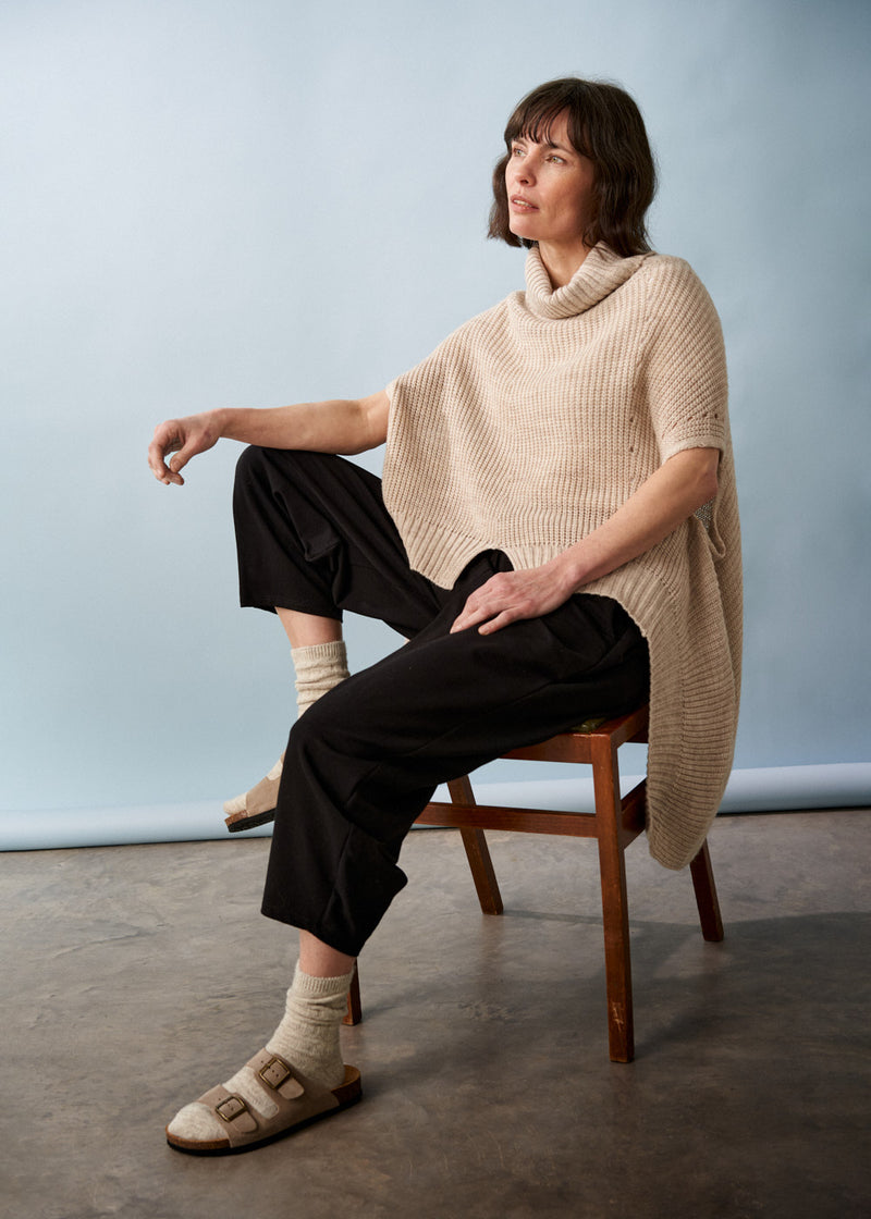 Oatmeal short sleeve round hem sweater