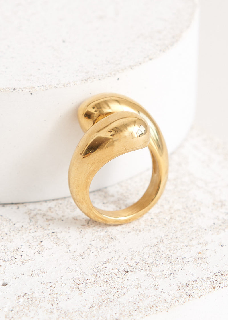 Gold twist ring