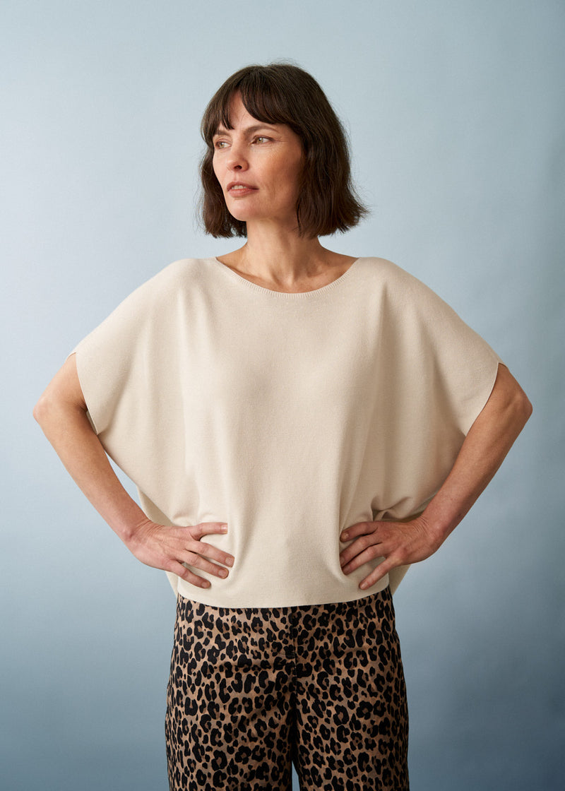 Oatmeal sleeveless fine knit sweater