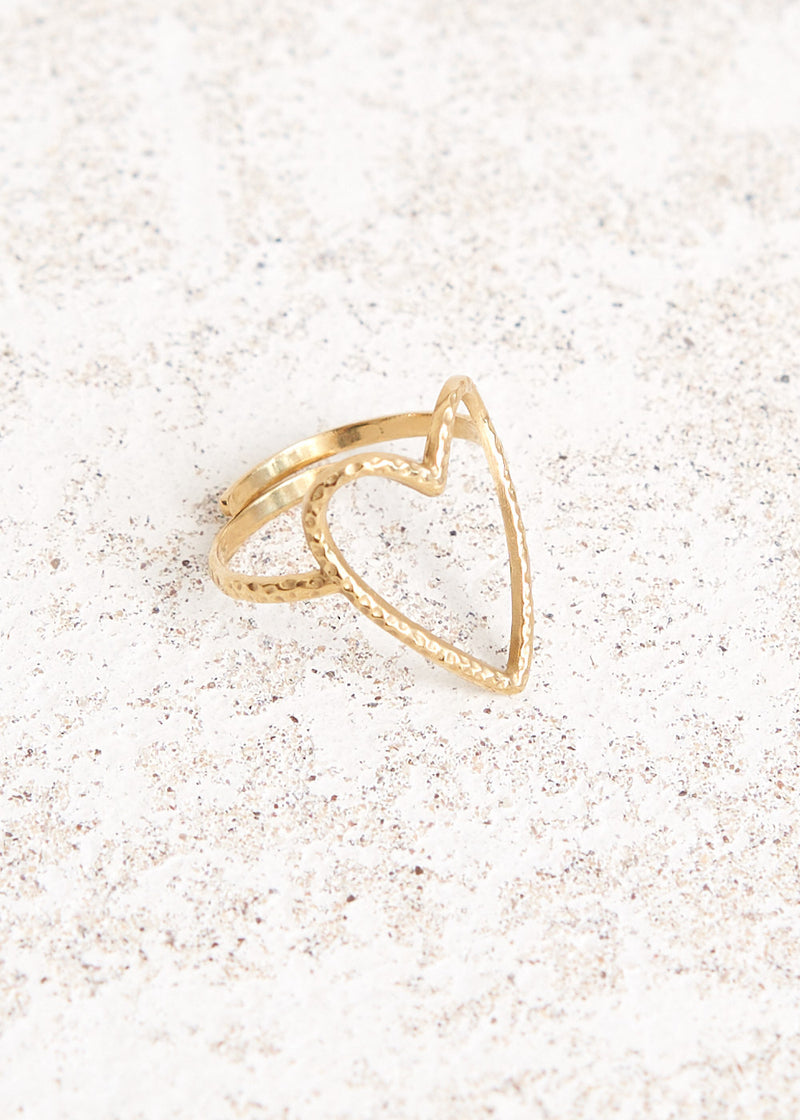 Gold hammered heart ring