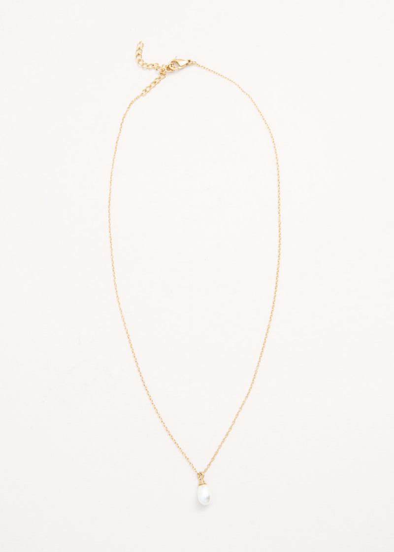 Gold chain necklace with pearl 