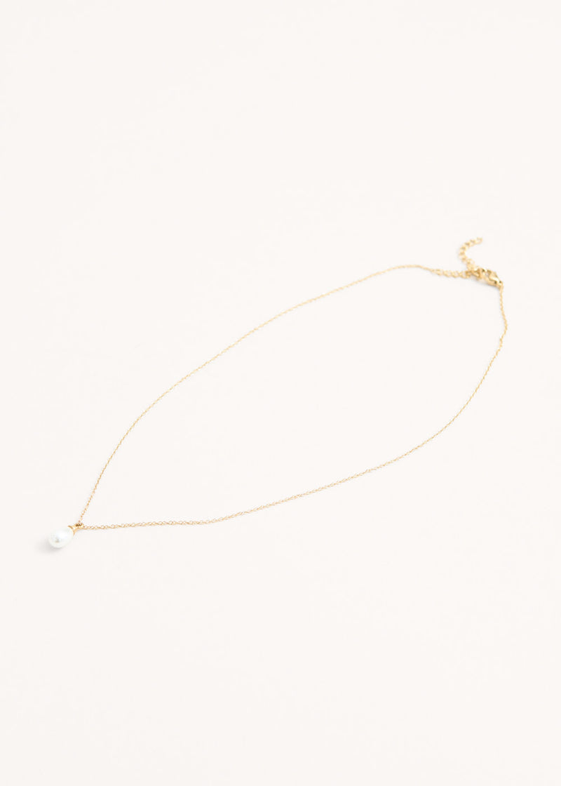 Gold chain necklace with pearl 