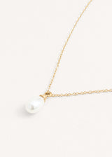 Gold chain necklace with pearl 