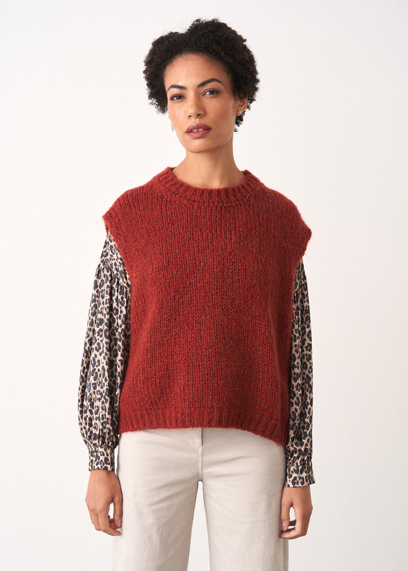 LOLA KNITTED ROUND NECK TANK - RUST