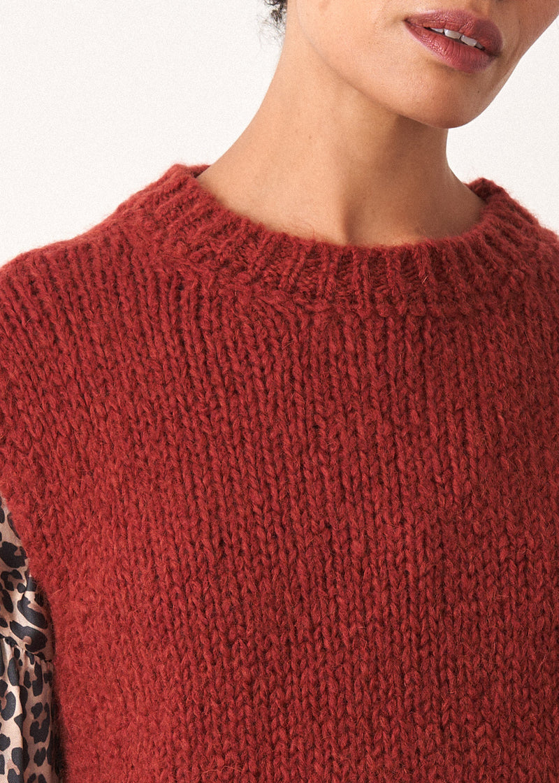 LOLA KNITTED ROUND NECK TANK - RUST