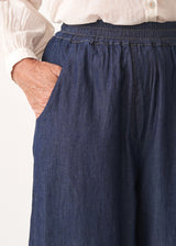 Relaxed chambray denim barrel leg trouser jeans