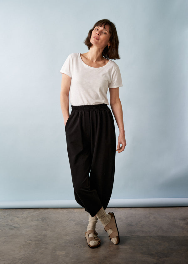 Black cropped jersey trousers