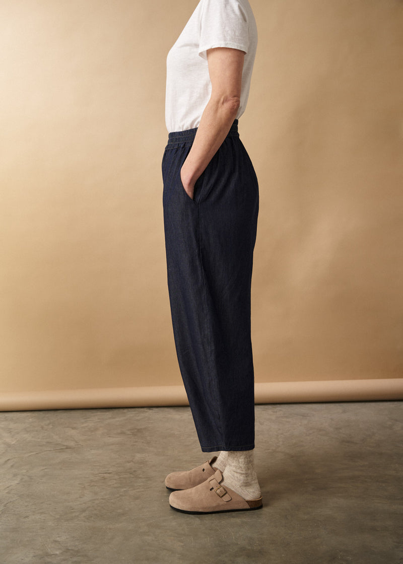 Relaxed chambray denim barrel leg trouser jeans