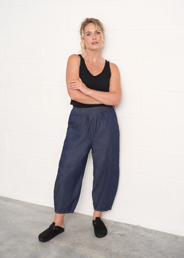 Relaxed chambray denim barrel leg trouser jeans