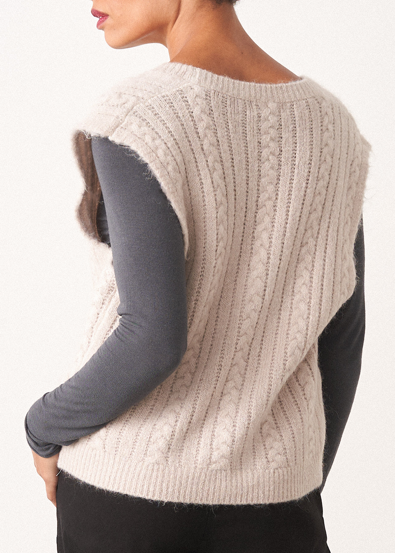 Sleeveless cable knit waistcoat